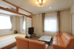 *【新館/特別室(一例)】和室、リビング、寝室と分かれたお部屋です。