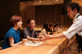 料理人が調理法や食べ方なども丁寧に説明しながらご提供させていただきます。