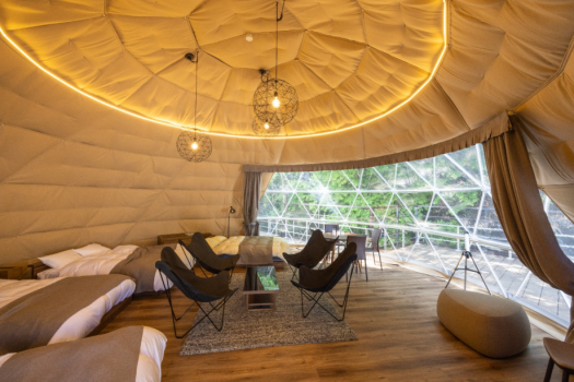 【No Smoking】 Glamp C（up to 4 guests）pets allowed  [lit-up forest side]