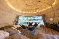 【No Smoking】 Glamp C（up to 4 guests）pets allowed  [lit-up forest side]