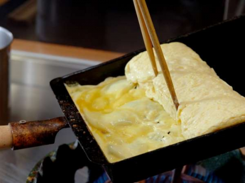朝食には出来たて「出汁巻玉子」をこのままテーブルへ