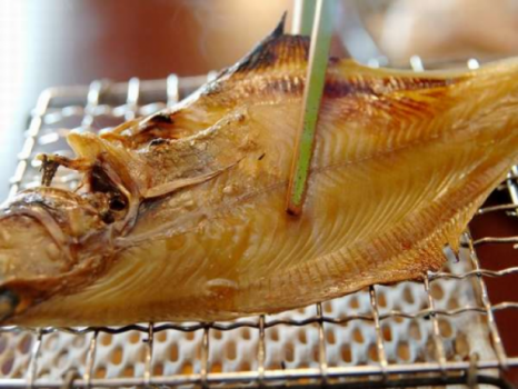 朝食には選べる焼き魚を目の前で焼いてお召し上がりください☆