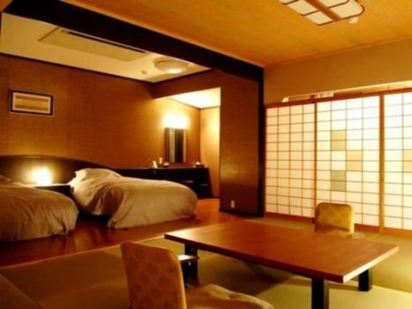 【ゆったりモダン和洋室イメージ】和室も広々。ベッドルームは小さなブラインドで仕切ることもできます。