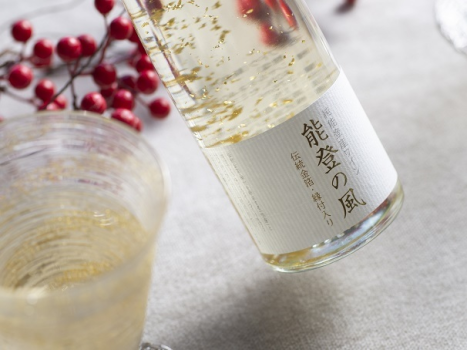 金箔入りの能登ワイン（370ｍｌ）