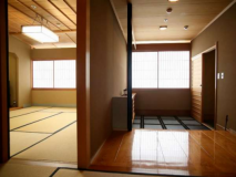【和室大部屋】次の間／玄関のイメージ。季がさねに１室だけのタイプです。