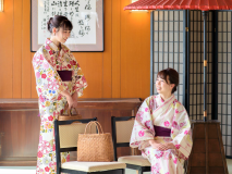 色浴衣　※イメージ