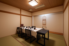 料亭街「萬祥亭」　（昼会食）