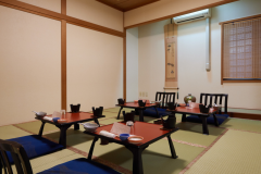 料亭街「萬祥亭」　（昼会食）