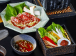 夏季創作和食：国産牛陶板焼　香味野菜と共に