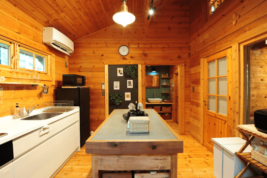 【キッチン】調理器具や食器類充実で様々な料理をお楽しみいただけます。