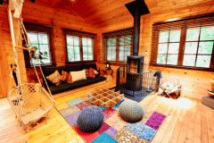 【リビング】インテリアがおしゃれなリビングルーム。お子様に人気な室内ブランコあり♪