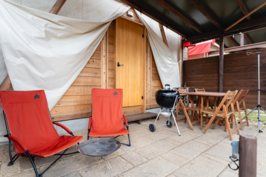 【グランピングテント】トリプルルーム（シングルベッド3台/ソファベッド1台）