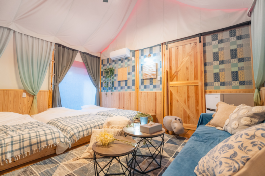 【グランピングテント】トリプルルーム（シングルベッド3台/ソファベッド1台）