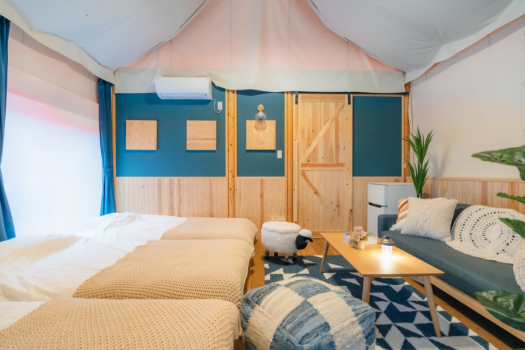 【グランピングテント】トリプルルーム（シングルベッド3台/ソファベッド1台）