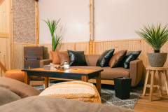 【グランピングテント】トリプルルーム（シングルベッド3台/ソファベッド1台）