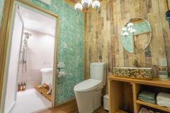 【グランピングテント】ファミリールーム（シングルベッド3台・セミダブルベッド1台）