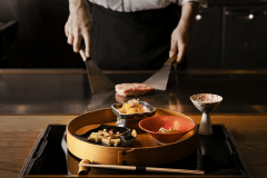鉄板焼きだからこそのライブ感、「五感をくすぐるディナー」を、心ゆくまでご堪能ください。