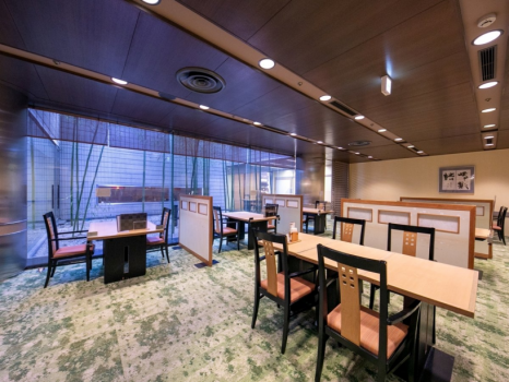 【紅やスタンダード】夕食和食会席・朝食バイキング◇湖と山の景色に癒される１泊２食付（北澤美術館券付）
