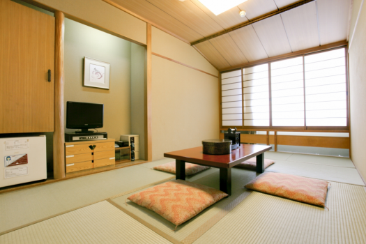 アウトバス(風呂なし)タイプのリーズナブルなお部屋
大浴場は15：00～25：00　6：00～9：00
ビジネス利用のお客様もどうぞ。