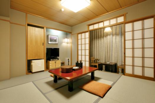 風呂付のお部屋で、人気NO.1のお部屋です。畳のお部屋でゆっくりとおくつろぎくださいませ。