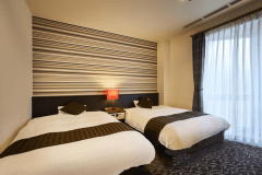 ＜本館 ・Jrスイート＞ ツインルーム＋リビング（50平米）