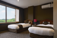 ＜本館・和洋室＞ ツイン＋和室（48平米）