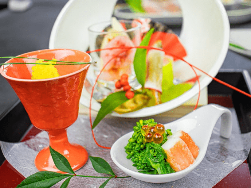 2026年1月2月《お献立一例》前菜：公魚奉書巻き、菜の花と蟹の柚浸し、数の子と慈姑（くわい）の梅和え、細切り沢庵、松前漬け、明太子小神寿司♪