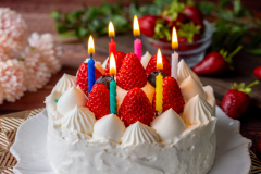 誕生日や記念日には食後にホールケーキでお祝い♪ 誕生日や記念日には食後にホールケーキでお祝い♪