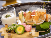 2026年5月6月《お献立一例》前菜：海老酒盗漬け、麦とろろ、さくらんぼチーズ、金目鯛島寿司、鮎山椒煮と叩き陸蓮根、若桃玉子射込み♪