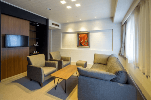 ユニバーサルツイン　リビングと寝室の2室で構成された客室