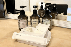 【基本アメニティ】歯ブラシ・シェーバー・ヘアブラシ・ボディウォシュスポンジ・シャンプー類・ハンドソープ