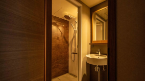 デラックストリプル（セミダブルベッド3台）