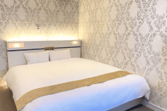 プレミアムダブル　140cm以上のベッドでゆったり　※部屋により仕様が異なります