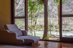 【臥龍】宮川沿いの縁側でどんな風に過ごしますか？