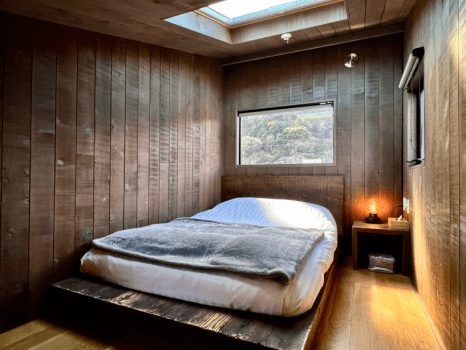 HOUSEロフト ダブルベッド(天窓付）