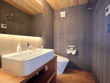 HOUSEパウダールーム＆トイレ