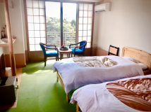 【禁煙】ベッド/1名〜2名（8畳・バストイレ付）