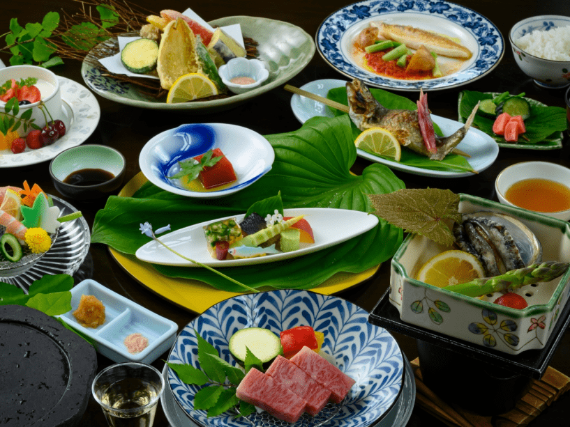 【夏のやまゆり会席】米沢牛や鮑を堪能する夏のやまゆり会席の一例です。 【夏のやまゆり会席】米沢牛や鮑を堪能する夏のやまゆり会席の一例です。