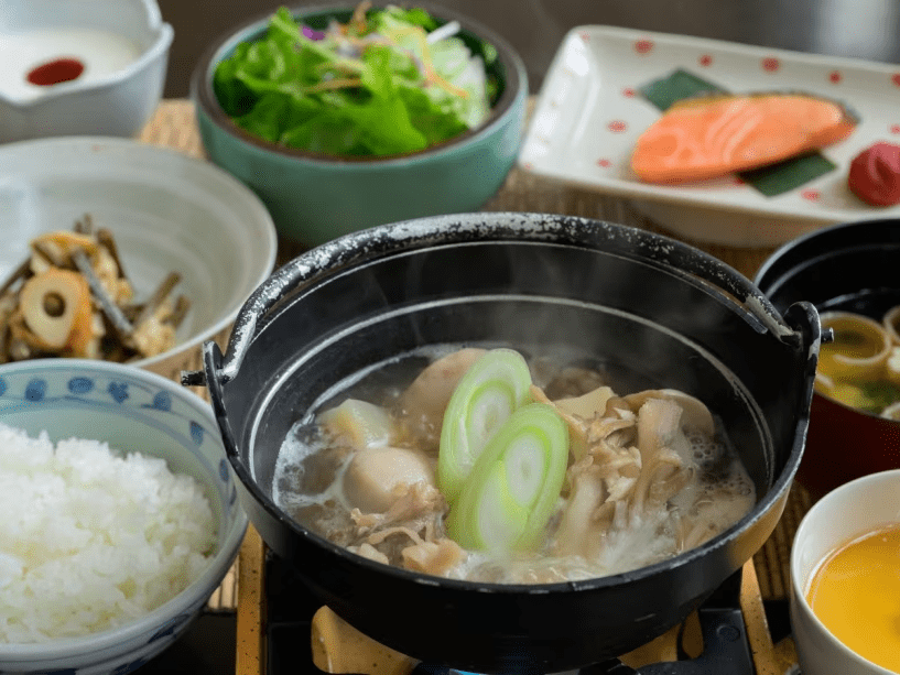【季節のご朝食】山形名物の芋煮鍋をお楽しみいただけます。