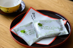 ご到着になりましたら、地元のお菓子でほっと一息。