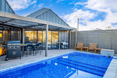 【１棟貸切プライベートヴィラ/素泊まり/ルームチャージ】お肌が喜ぶ客室内天然温泉「黒温泉」＆プライベートプール付きヴィラ【ラグジュアリーアウトドア体験】～グランドーム千葉富津～