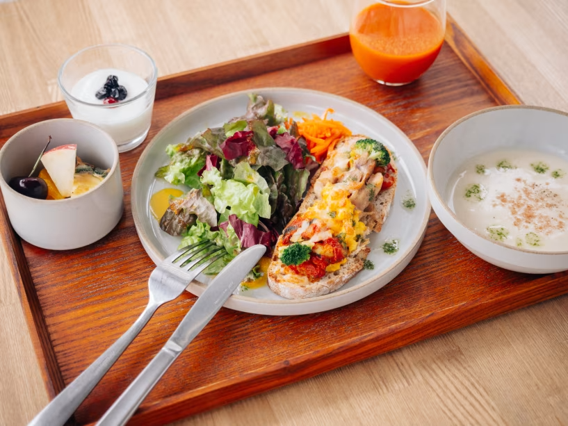 季節の朝食|2025夏 洋食メニュー「そば酵母パンを使った夏野菜のタルティーヌ」セット 季節の朝食|2025夏 洋食メニュー「そば酵母パンを使った夏野菜のタルティーヌ」セット
