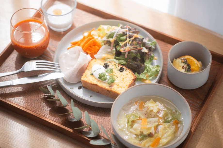 【ヘラルボニー&times;HOTEL MAZARIUM（マザリウム）】ヘラルボニーがアートプロデュースを手掛けるアートルーム/朝食付【洋食セット】プラン