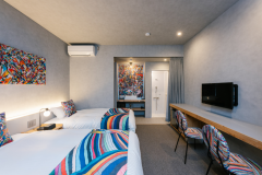 MICHIYO YAEGASHI（ツイン）