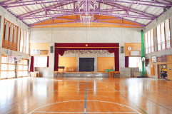 併設体育館で雨でも安心！