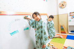 キッズルーム　お絵描きボード