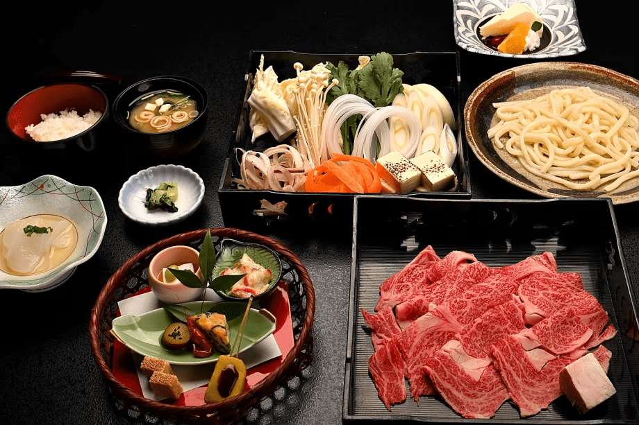 自社HP限定！福島牛すき焼きorしゃぶしゃぶ２食付き特別宿泊プラン夕食一例