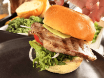 【ご好評につき延長！】【1泊昼食のみ】足柄牛サーロインステーキバーガーBBQ ～12時チェックイン・サウナ付き～＜リビエラ逗子マリーナ＞