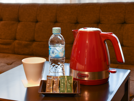 *【お部屋】お部屋でもお寛ぎいただけますよう、お飲み物などもご用意しております。