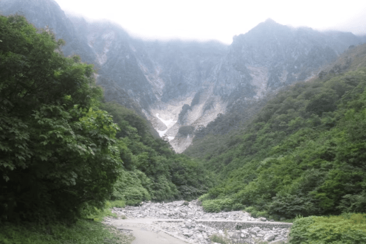 【直前割引】直前のご予約でお得に◆大自然と露天風呂付き客室で急なご旅行に癒しを｜1泊2食